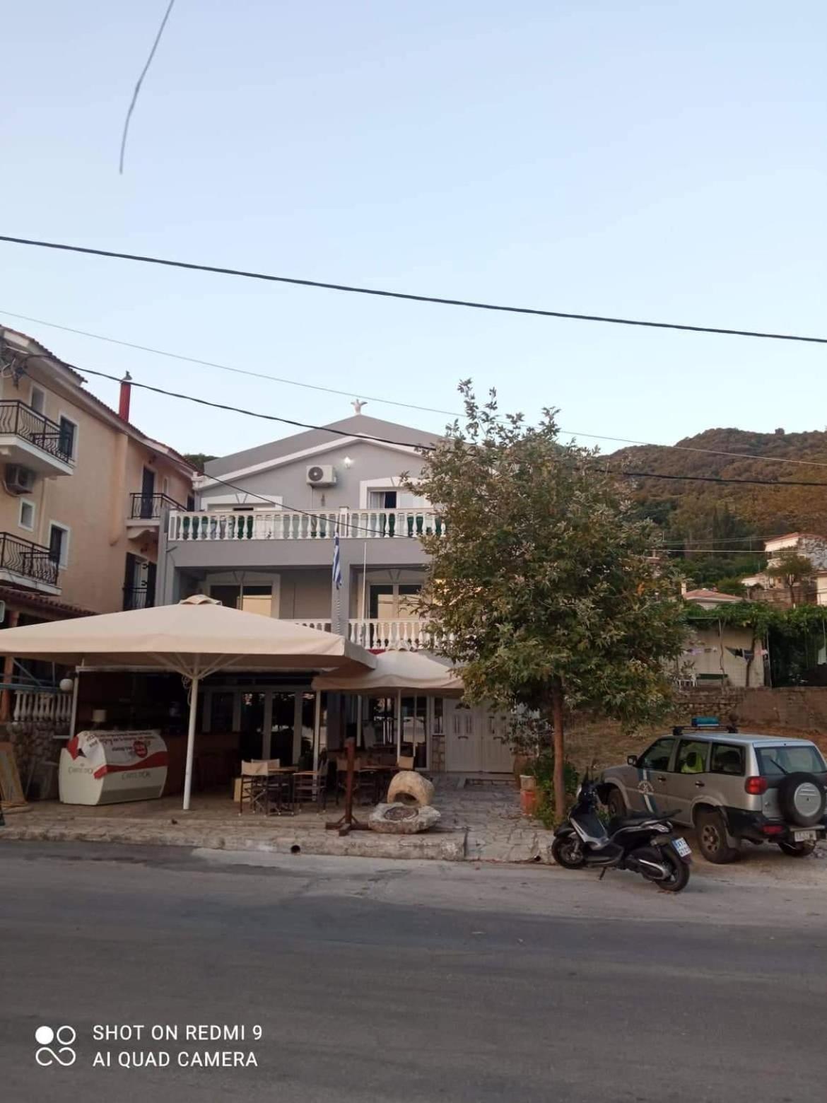 Vasilis Travlos Apartment Poros  Екстериор снимка