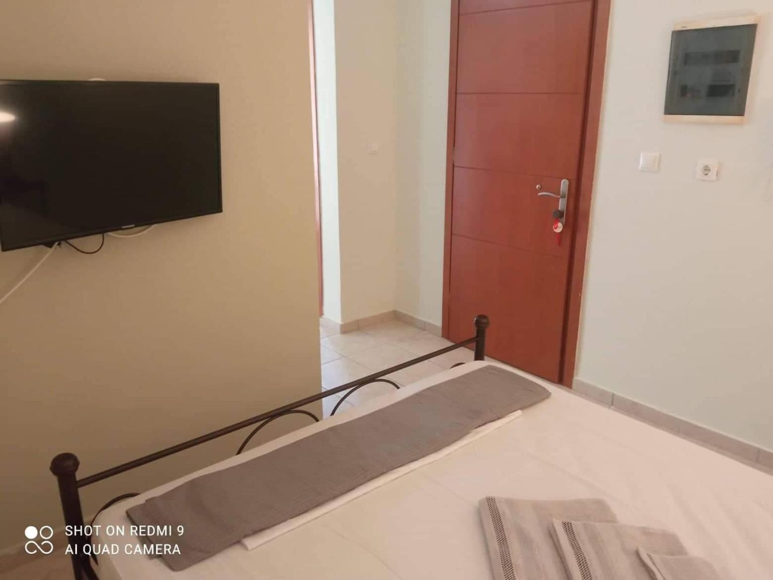Vasilis Travlos Apartment Poros  Екстериор снимка