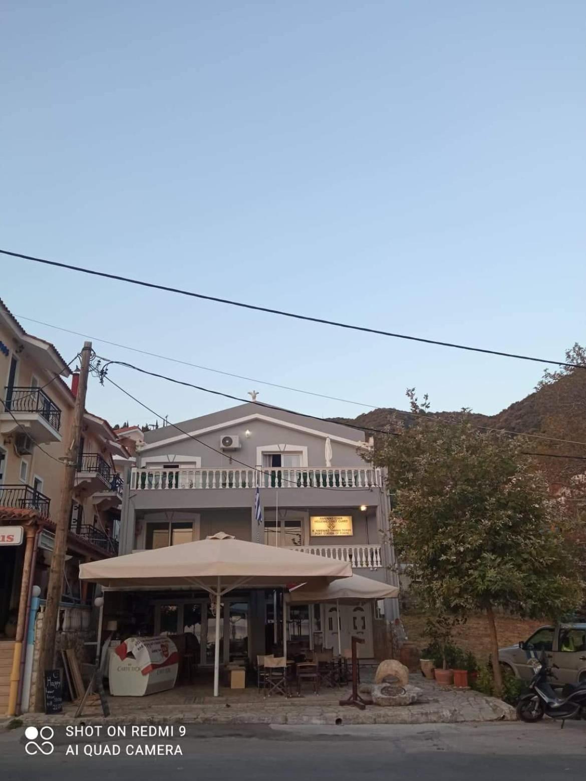 Vasilis Travlos Apartment Poros  Екстериор снимка