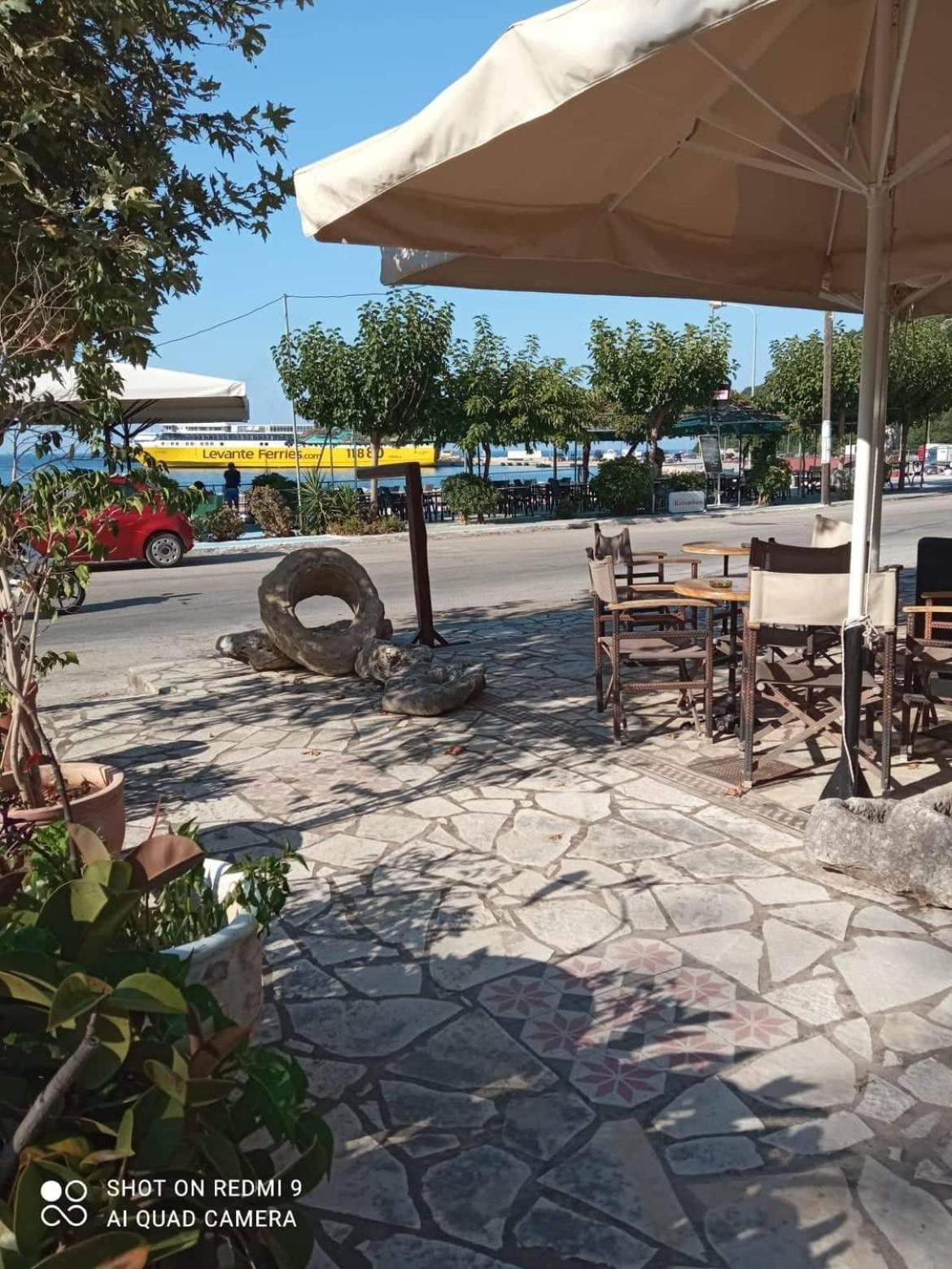 Vasilis Travlos Apartment Poros  Екстериор снимка